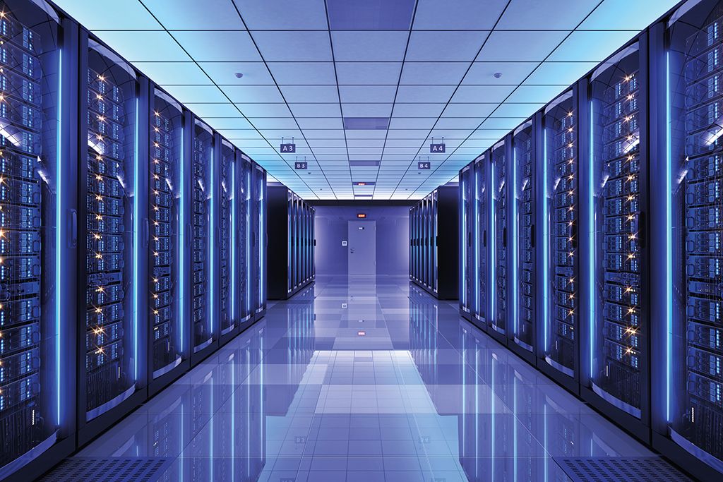 Rows of servers in a data centre hall